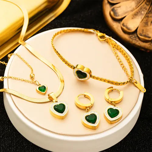 Conjunto Semi Joias Colar Brinco Pulseira Aço Inox Ouro 18K Coração Zircônia Feminino Festa Presente